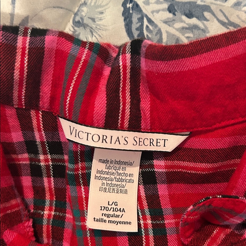 Victoria's Secret Red and Green Plaid Pajama Top - Picture 2 of 10